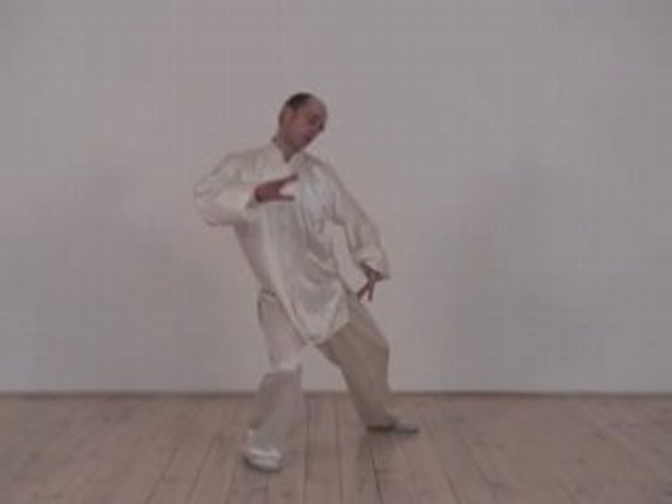 Wutao_Nei Gong Qi Gong Le dragon se frotte le dos