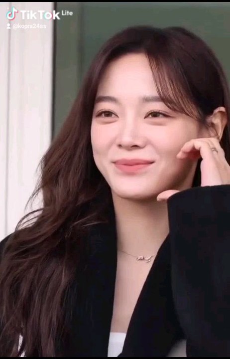 Kim Sejeong Incheon International Airport departure to Taiwan .