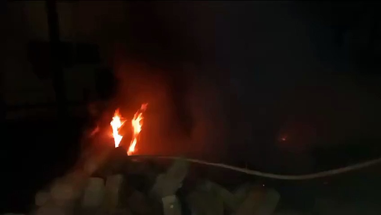 Video: लखनऊ के डेंटल क्लिनिक के पास  लगी आग, दमकल टीम मौके पर