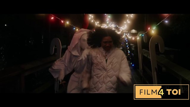 Des filles se retrouvent traquées par le même tueur en série dans plusieurs mondes parallèles.