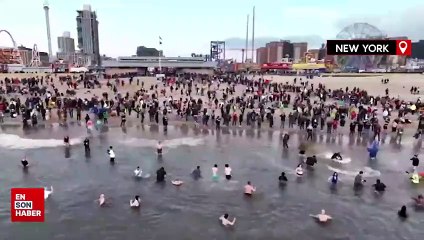 ABD'nin New York kentinde yeni yıl dalış etkinliği