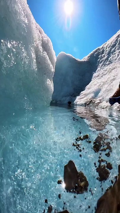 Looks like it's clear and beautiful on this glicer stream.