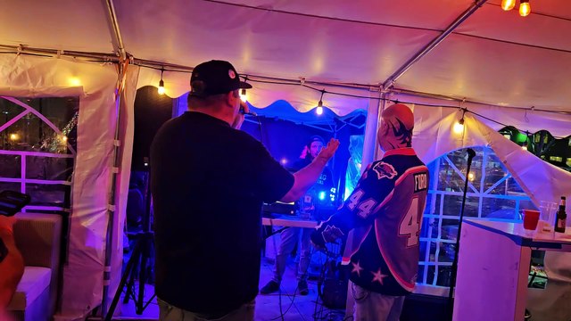 BON JOVI - WANTED DEAD OR ALIVE (PERFORMED BY ADAM FOSTER AND JEFF LUPUS)