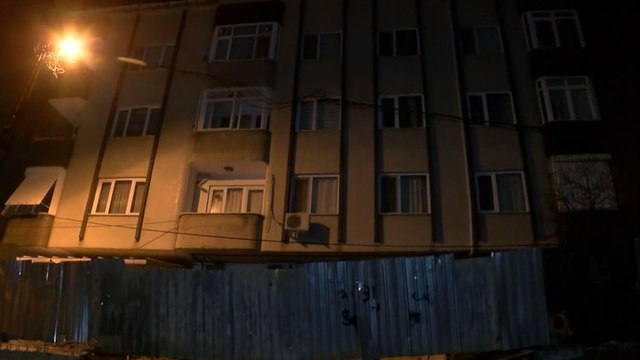 Üsküdar'da istinat duvarı çöktü