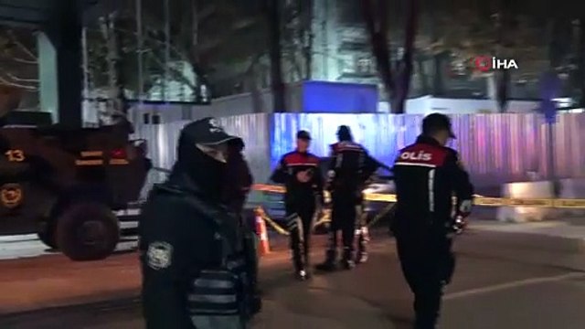 İçişleri Bakanlığı önünde canlı bomba alarmı: Polis bir kişiyi vurdu!
