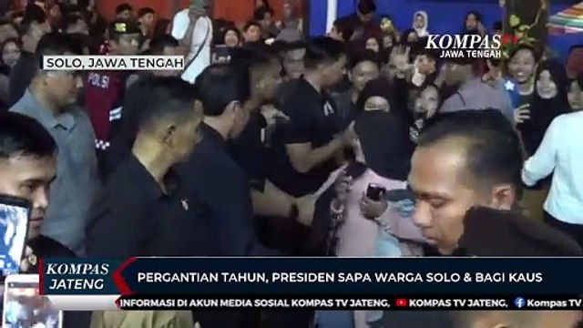 Pergantian Tahun, Presiden Sapa Warga Solo dan Bagi Kaus