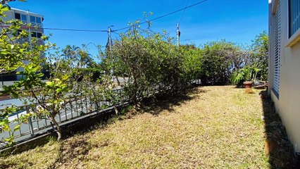 Découvrez Votre Future Maison à Mont Coffyn - Vue Mer & Potentiel Immense