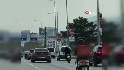 Bursa’da motosikletli iki kafadarın trafikteki tehlikeli hareketleri kamerada