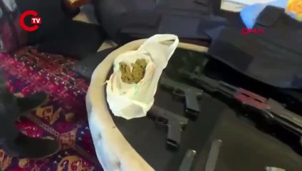 Beylikdüzü’nde şok operasyon Evde kalaşnikof ele geçirildi