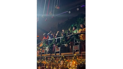 இரவு விடுதியில் குத்தாட்டம் போட்டு புத்தாண்டை வரவேற்ற அமைச்சர் ரோஜா