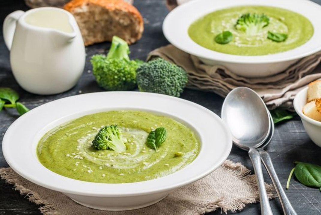 Cette soupe détox contient un ingrédient secret pour mettre le foie au repos entre les repas de Noël et Nouvel An et contrer les excès des fêtes