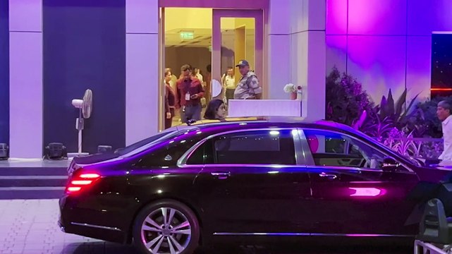 Janhvi Kapoor spotted with Shikhar Pahariya for the first time after confirming dating in Karan Johar's show