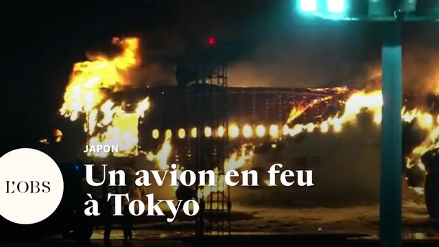 Au Japon, un avion a pris feu à l'aéroport de Tokyo