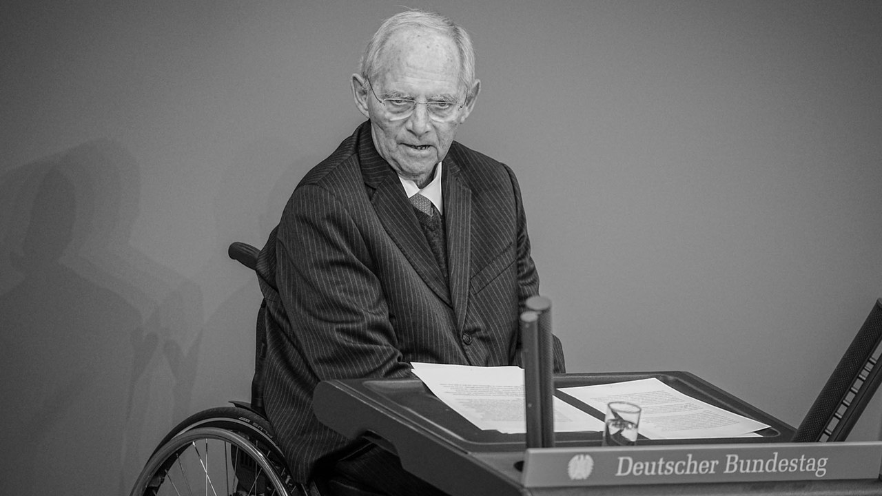 Ingrid Steeger, Wolfgang Schäuble, André Braugher: Diese Promis starben im Dezember 2023