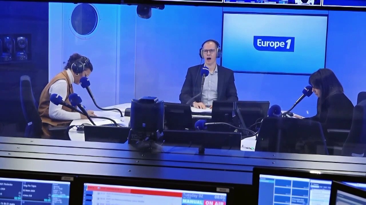 Conseil des ministres reporté, remerciements d'Emmanuel Macron... Les signaux d'un remaniement imminent ?