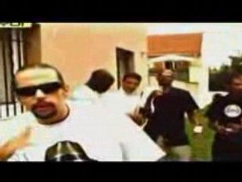 Les sales blancs - ovni