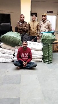 शातिर वाहन चोर गिरफ्तार, चौपहिया वाहन बरामद