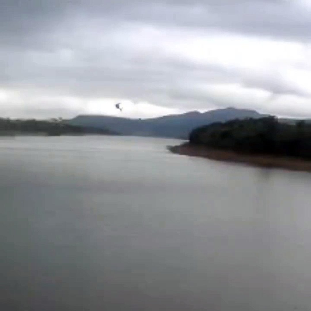 Helicóptero com quatro pessoas cai em MG