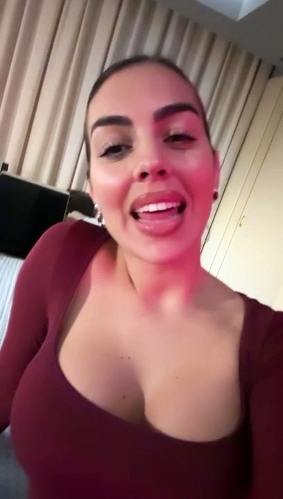 Georgina Rodríguez, mulher de CR7, envia mensagem de ano novo para amigos em SC