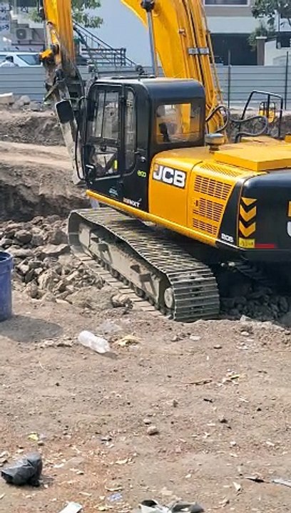 Unveiling the JCB Digging Beast Epic Earthmoving Spectacle!