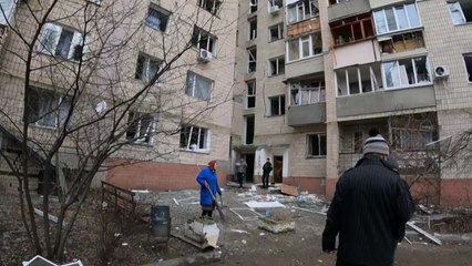 새해 벽두 전쟁 격화...러 미사일 100발, 4명 사망 / YTN