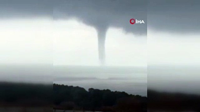 İzmir'de dev hortum korku dolu anlar yaşattı!