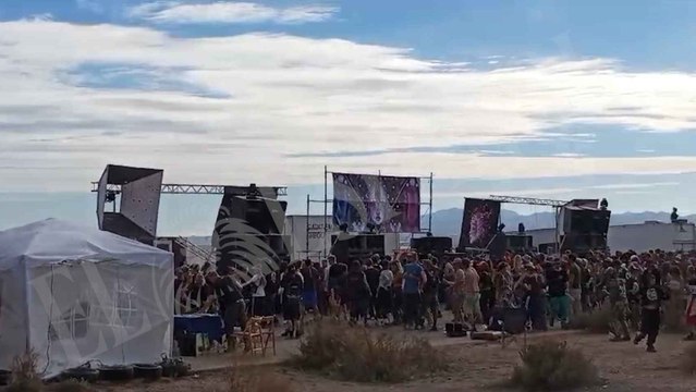 VÍDEO | Así es la fiesta multitudinaria de música electrónica que se celebra desde el pasado sábado en Fuente Álamo (Murcia)