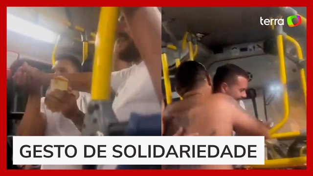 Passageiros fazem vaquinha para motorista de ônibus que trabalhava no Réveillon: 'Ele merece'