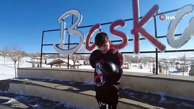6 yaşında boksa başlayan Vanlı sporcunun hedefi şampiyonluk