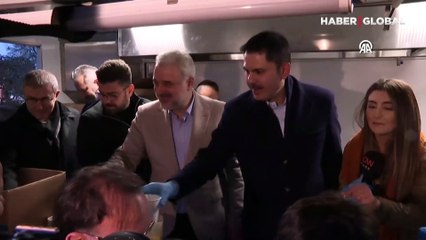 AK Parti'nin İstanbul adayı Murat Kurum vatandaşlara çorba dağıttı