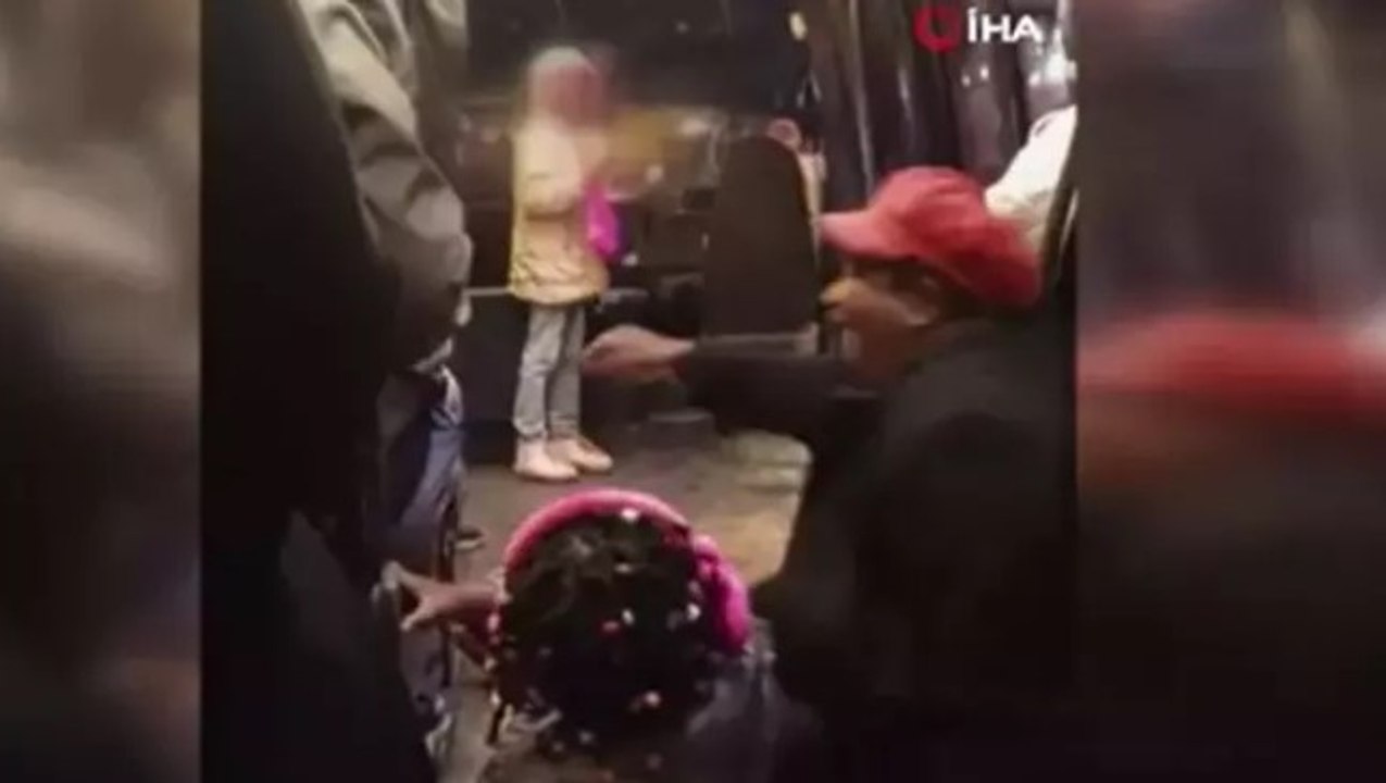 Esenyurt'ta minibüste şoke eden anlar: Aniden hızlanınca anne ve çocuğunun yere düşmesine neden oldu