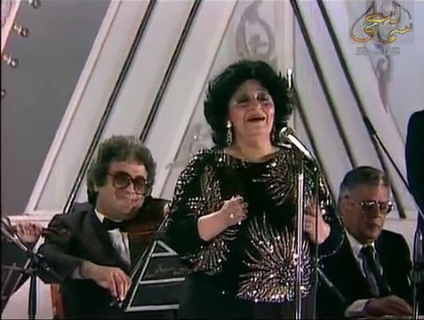 المطربه سعاد محمد بقي عايز تنساني رائعه موسيقار الازمان فريد الاطرش بواسطه سوزان مصطفي