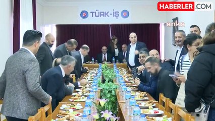 Скачать видео: İzmir Büyükşehir Belediye Başkanı Tunç Soyer Türk-İş Başkanlar Kurulu Toplantısına Katıldı