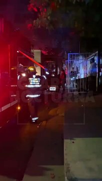 #Preliminar Las llamas consumieron una vivienda ubicada en la colonia Lomas del Paraíso, este hecho generó una intensa movilización de equipos de emergencia, qué momentos después lograron sofocar el incendio #GuardiaNocturna