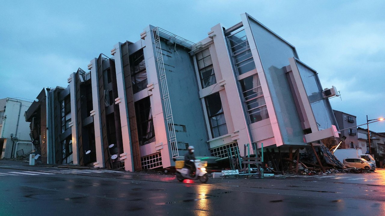 Nach Beben in Japan: Weiter Suche nach Verschütteten