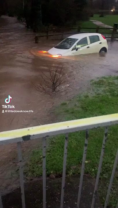 cheias Reino Unido