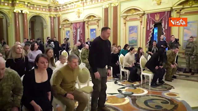 Conflitto Russia-Ucraina, Zelensky ricorda le vittime con un minuto di silenzio