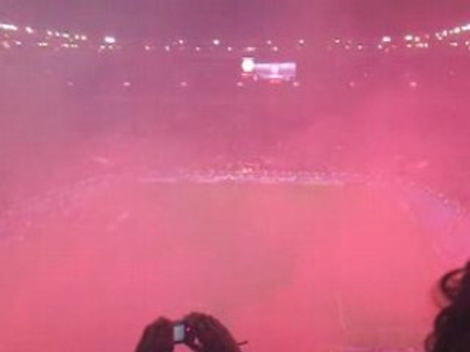 Psg PSG allez paris allez fumigène finale coupe ligue lens