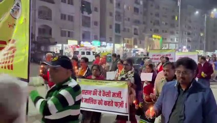 सिग्रेचर 99 के 78 फ्लेट को नोटिस, रहवासियों ने कैंडल मार्च निकालकर जताया विरोध