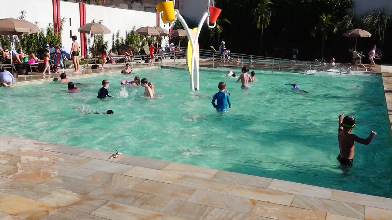 Época de férias e cuidados devem ser redobrados em piscinas