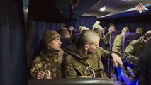 Rússia e Ucrânia trocam centenas de prisioneiros pela primeira vez em meses