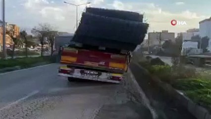Demir yüklü tır tehlike saçtı