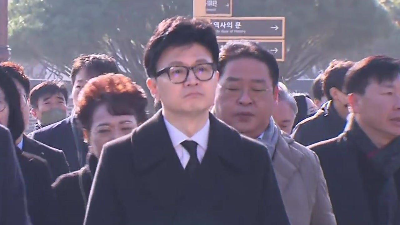 광주 찾은 한동훈 "5·18 정신 헌법 수록 적극 찬성" / YTN