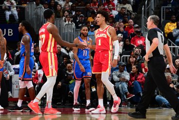 Thrilling Finish: Hawks Edge Out Thunder 141-138 in High-Scoring Thriller 🏀