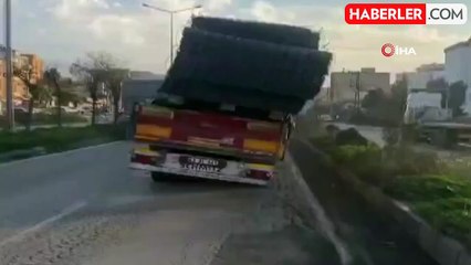 Demir yüklü tırın tehlikeli yolculuğu kamerada