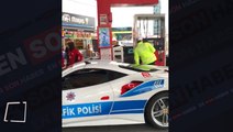 Ferrari marka lüks polis aracı benzinlikte görüntülendi