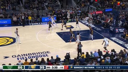 Lillard puts Turner on a poster with nasty slam