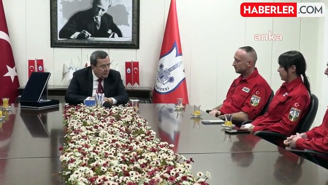 Konak Belediye Başkanı AKUT'a teşekkür plaketi takdim etti