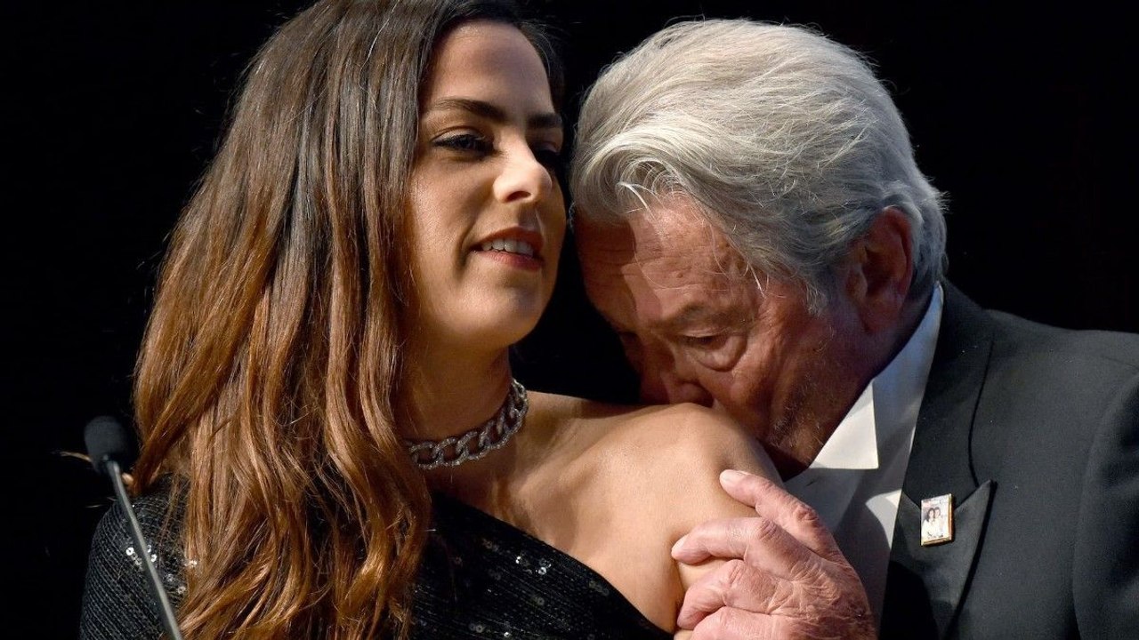 Un message énigmatique et déconcertant, le cri du cœur d'Anouchka Delon sur Instagram