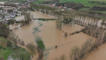 L'eau envahit de nouveau les maisons dans le Pas-de-Calais, maintenu en vigilance rouge